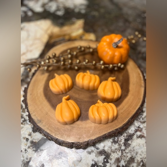 Handmade Pumpkin Shaped Soap - PUMPKIN SPICE 5 soaps - Picture 2 of 3